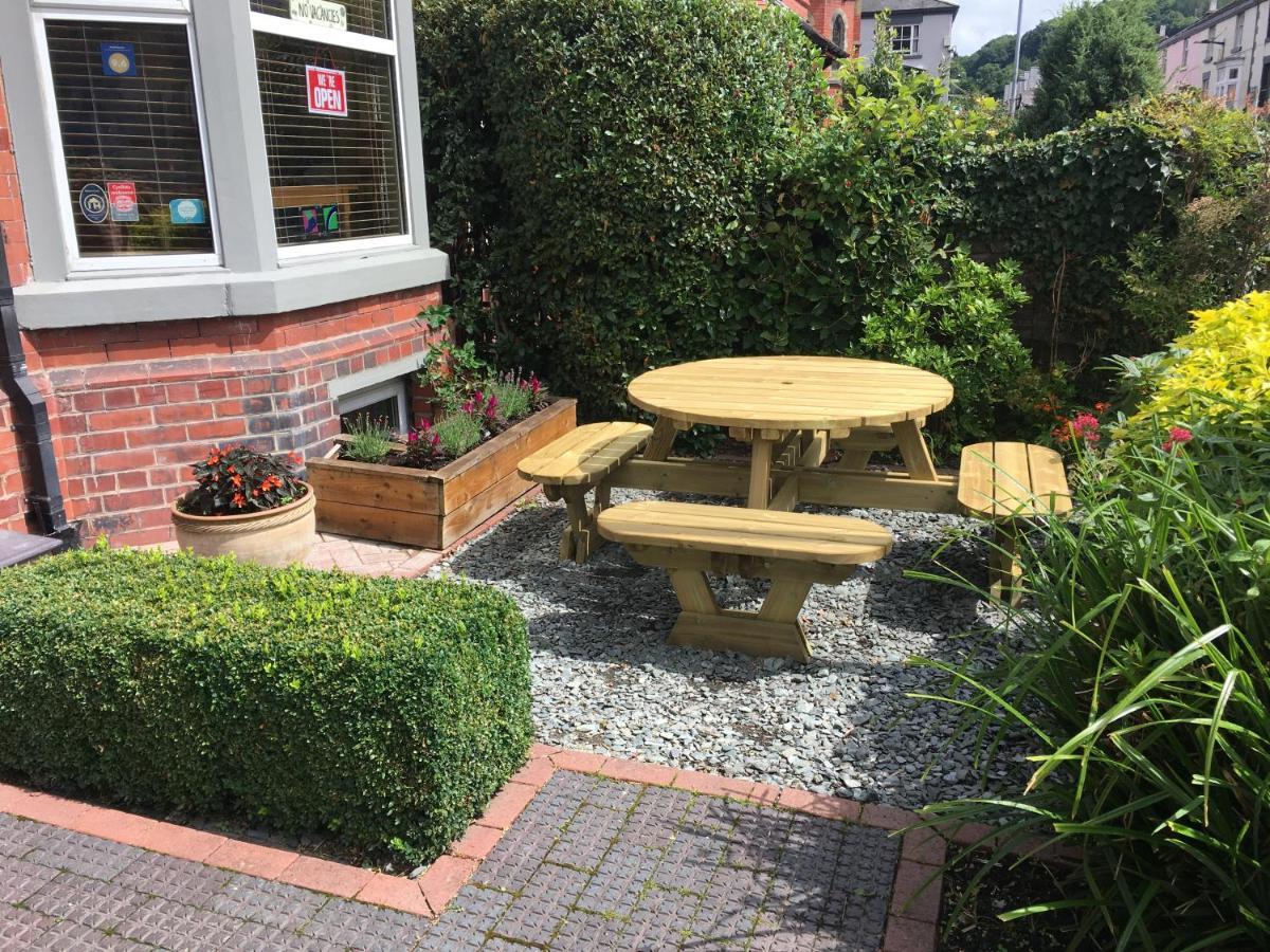 Llangollen Hostel Guest Rooms - No Dormitories - Self Catering Exterior foto