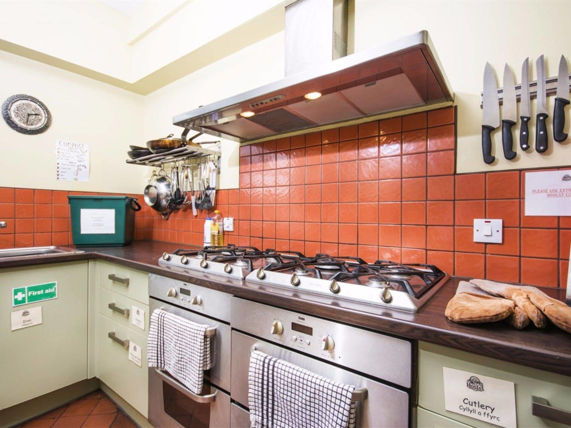 Llangollen Hostel Guest Rooms - No Dormitories - Self Catering Exterior foto